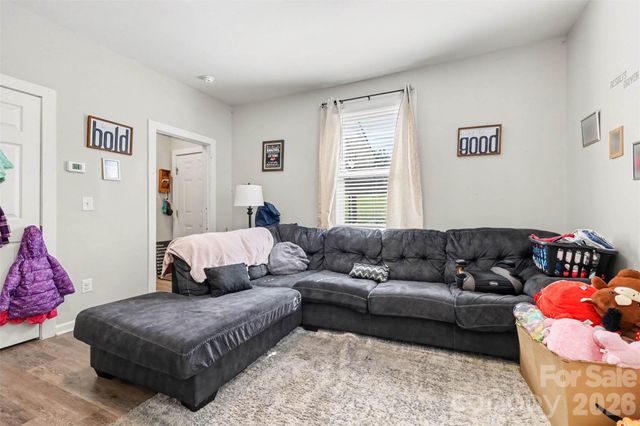 1104 W 7th Avenue, Gastonia, NC 28052