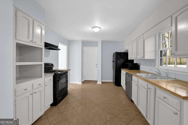 951 Lauren Kay Court, Lawrenceville, GA 30046