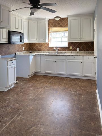 13801 Clayton, Mabelvale, AR 72103