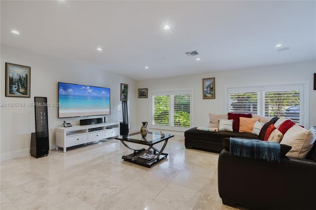 6755 SW 99th Ter, Pinecrest, FL 33156