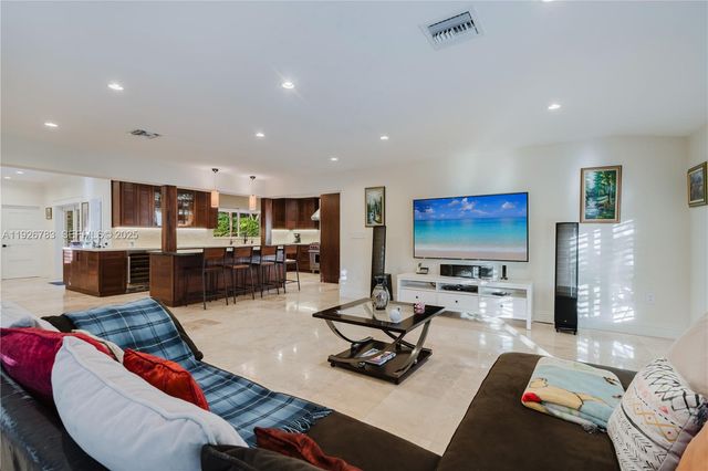 6755 SW 99th Ter, Pinecrest, FL 33156