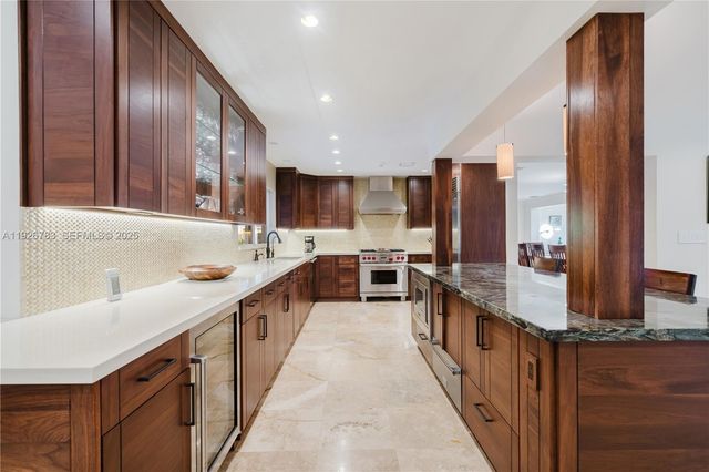 6755 SW 99th Ter, Pinecrest, FL 33156