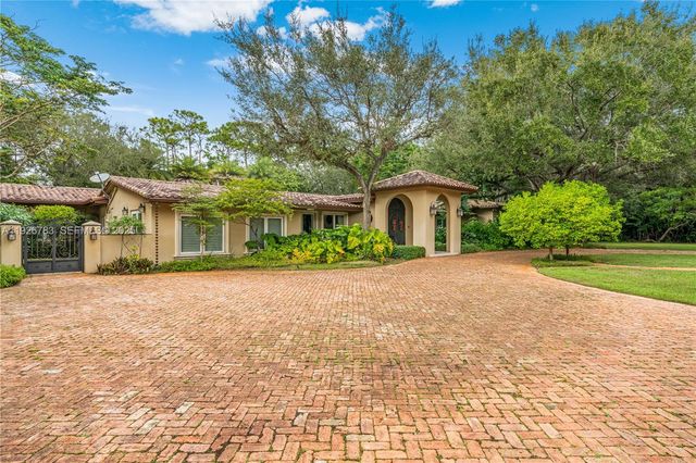 6755 SW 99th Ter, Pinecrest, FL 33156