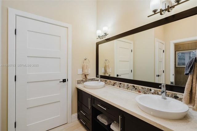 6755 SW 99th Ter, Pinecrest, FL 33156