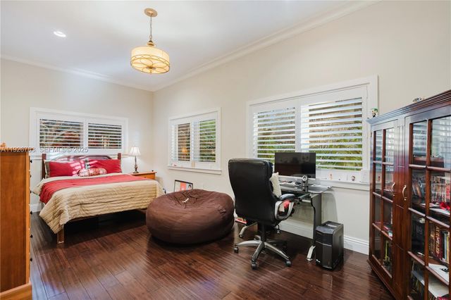 6755 SW 99th Ter, Pinecrest, FL 33156