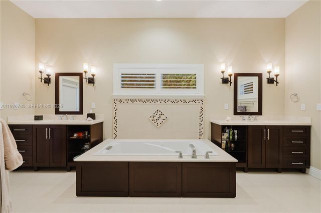 6755 SW 99th Ter, Pinecrest, FL 33156