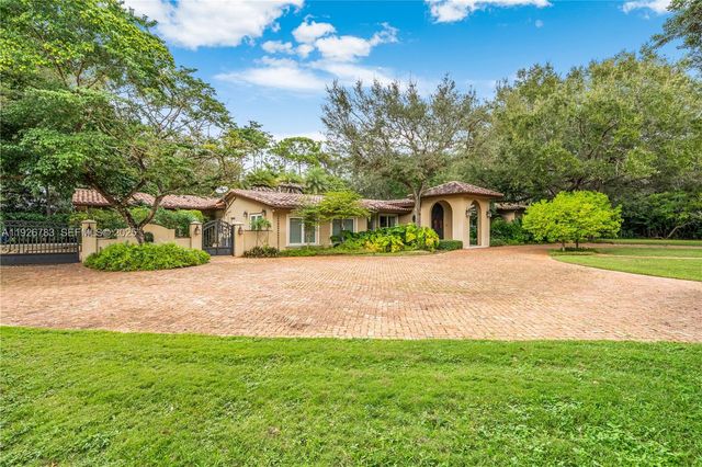 6755 SW 99th Ter, Pinecrest, FL 33156