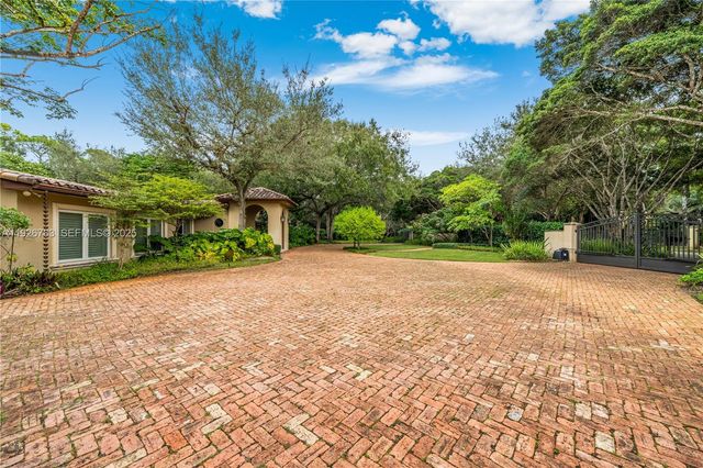 6755 SW 99th Ter, Pinecrest, FL 33156