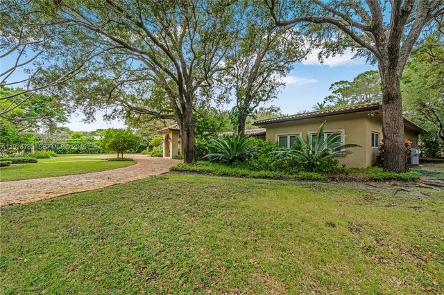 6755 SW 99th Ter, Pinecrest, FL 33156