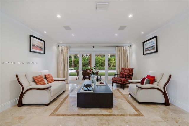 6755 SW 99th Ter, Pinecrest, FL 33156