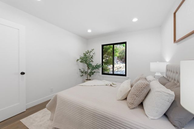 605 Alameda De Las Pulgas, Belmont, CA 94002