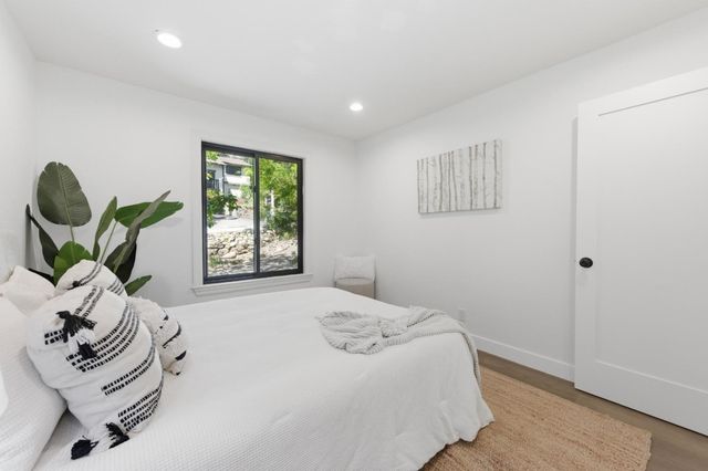 605 Alameda De Las Pulgas, Belmont, CA 94002