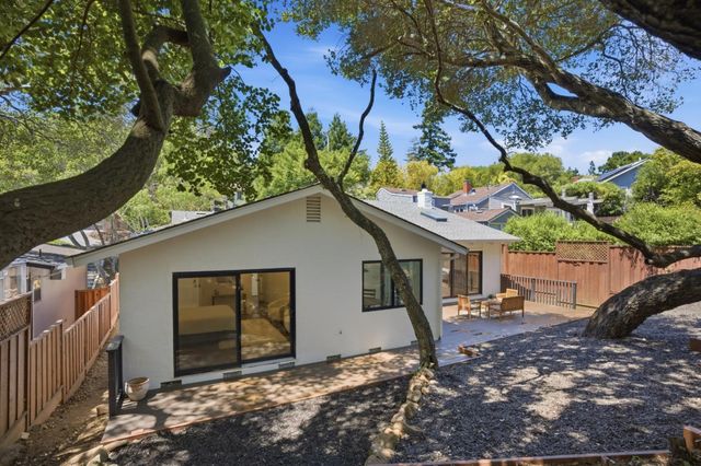 605 Alameda De Las Pulgas, Belmont, CA 94002