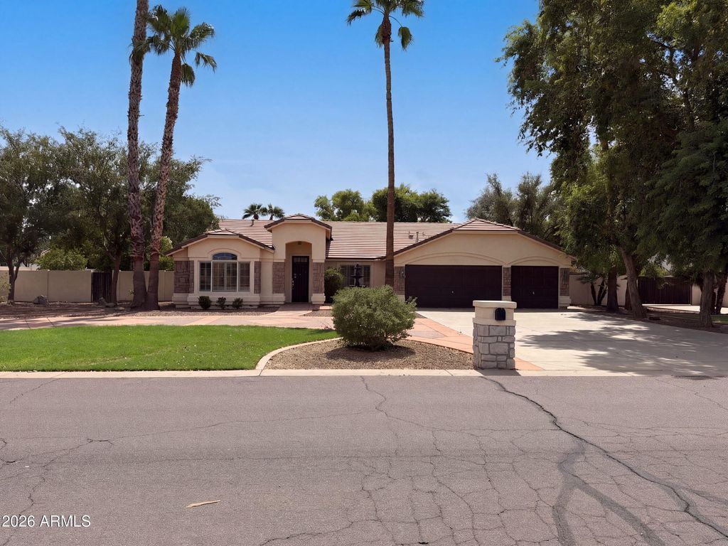 2599 E ARROWHEAD Trail, Gilbert, AZ 85297 — exterior