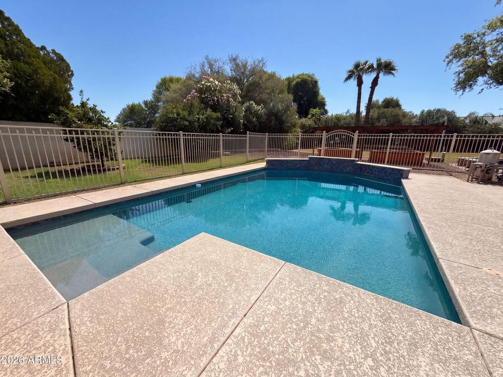2599 E ARROWHEAD Trail, Gilbert, AZ 85297 — photo 5
