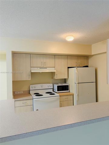 631 SW 111th Ln 205, Pembroke Pines, FL 33025