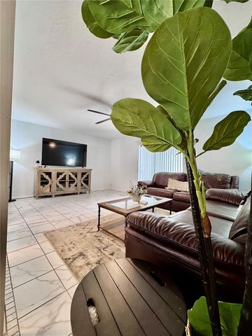 14804 WINDING CREEK COURT, Tampa, FL 33613