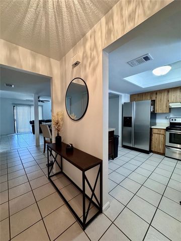 14804 WINDING CREEK COURT, Tampa, FL 33613