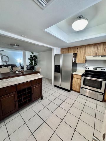 14804 WINDING CREEK COURT, Tampa, FL 33613