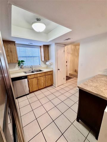 14804 WINDING CREEK COURT, Tampa, FL 33613