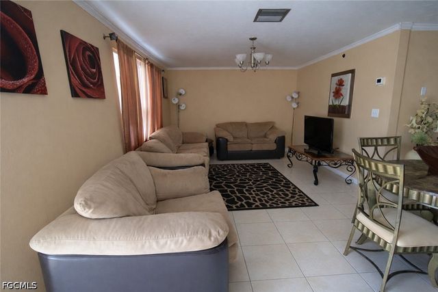 156 SW 47th TER 1, Cape Coral, FL 33914