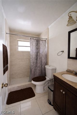 156 SW 47th TER 1, Cape Coral, FL 33914