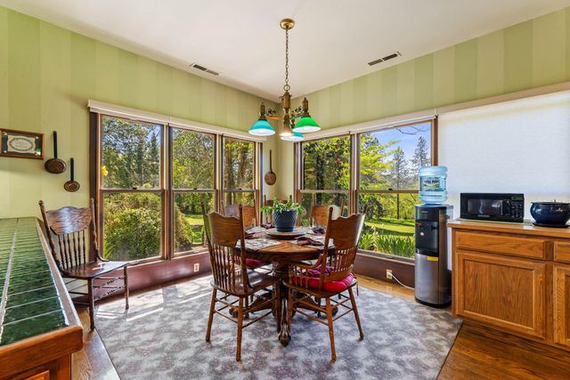 254 El Camino Way, Grants Pass, OR 97526