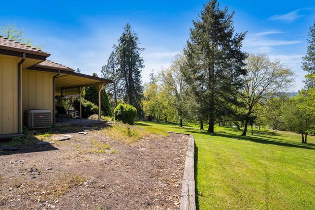 254 El Camino Way, Grants Pass, OR 97526