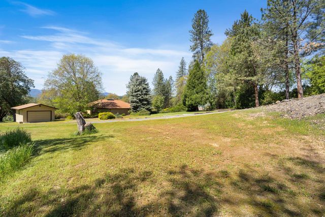 254 El Camino Way, Grants Pass, OR 97526