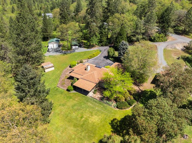 254 El Camino Way, Grants Pass, OR 97526