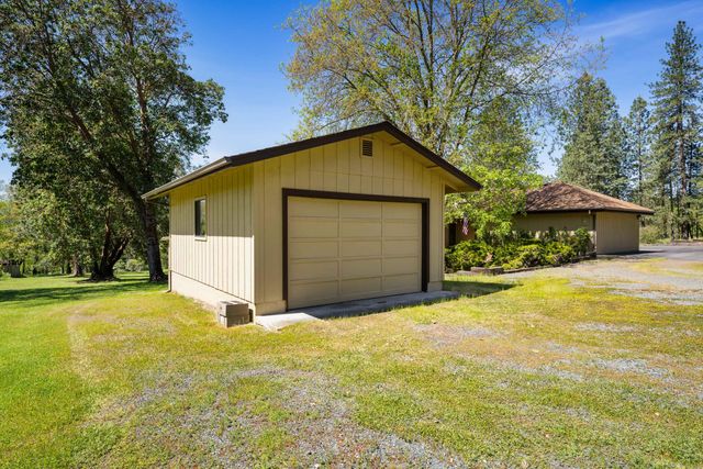 254 El Camino Way, Grants Pass, OR 97526