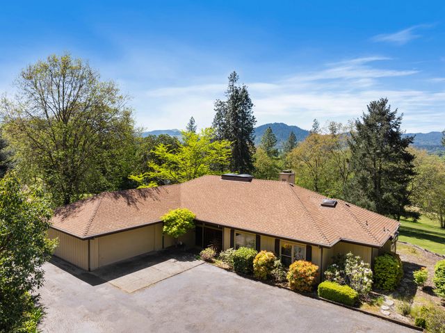254 El Camino Way, Grants Pass, OR 97526