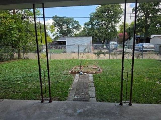 209 Helen Drive, Arlington, TX 76011