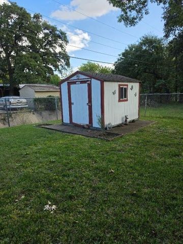 209 Helen Drive, Arlington, TX 76011