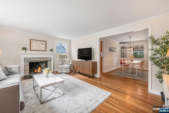 44 Hillcrest Drive, Wayne, NJ 07470