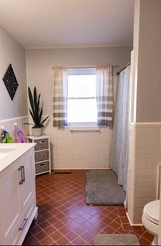 721 E 4th Street, Chandler, OK 74834