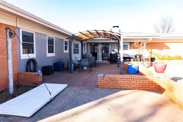 721 E 4th Street, Chandler, OK 74834