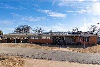 721 E 4th Street, Chandler, OK 74834