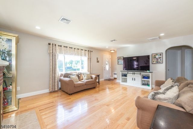47 Grove St, West Milford Twp., NJ 07438