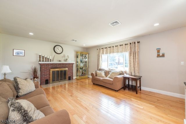 47 Grove St, West Milford Twp., NJ 07438