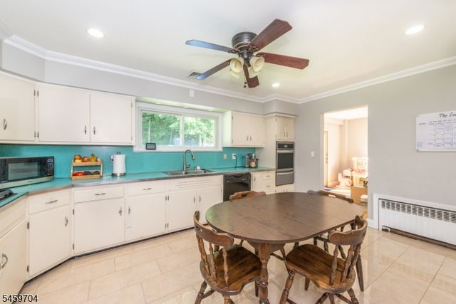 47 Grove St, West Milford Twp., NJ 07438