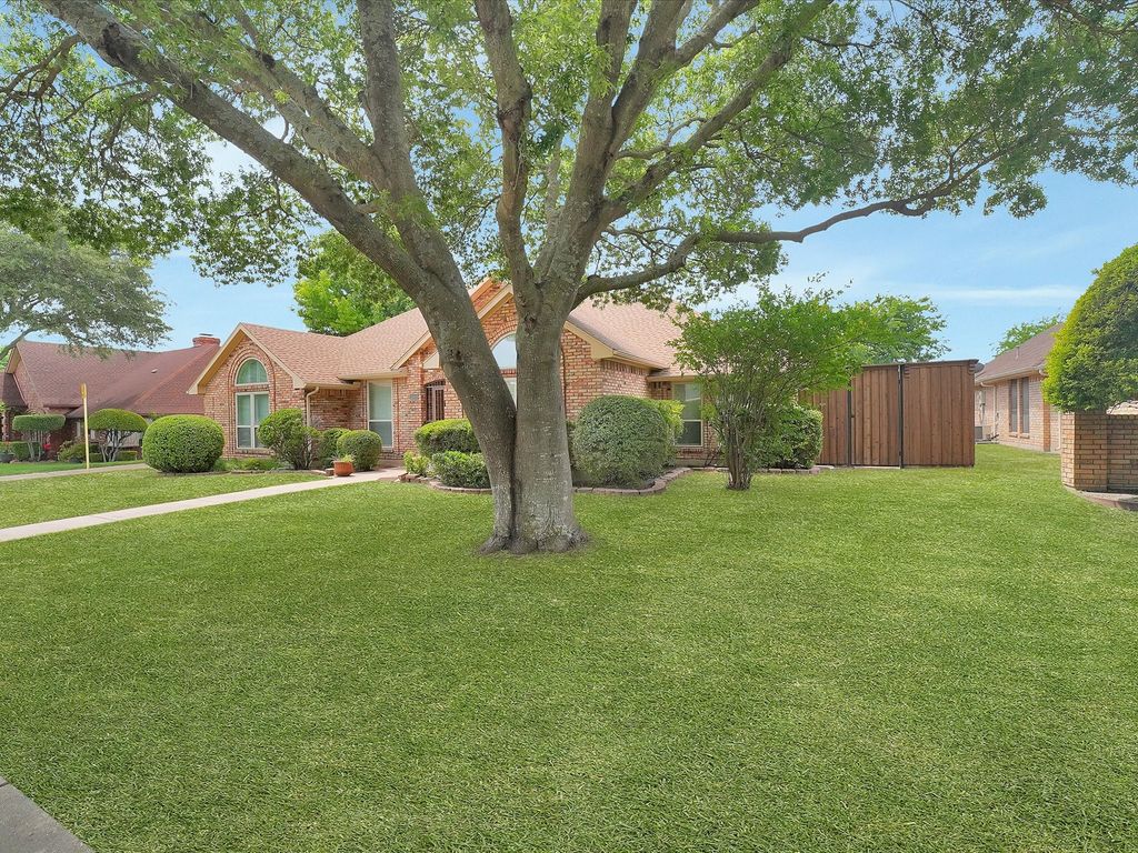 1304 Carriage Creek Drive, Desoto, TX 75115 — photo 5