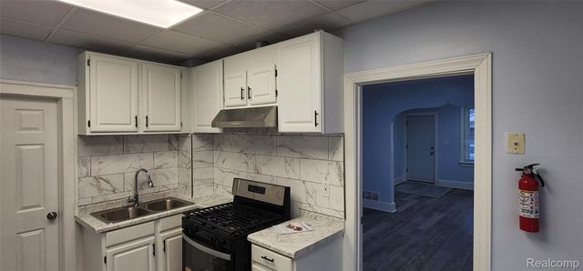 11705 Mackay Street, Hamtramck, MI 48212