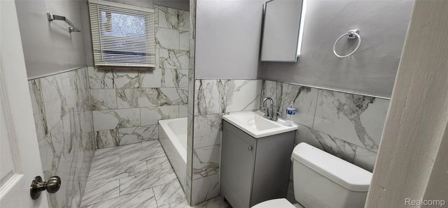 11705 Mackay Street, Hamtramck, MI 48212