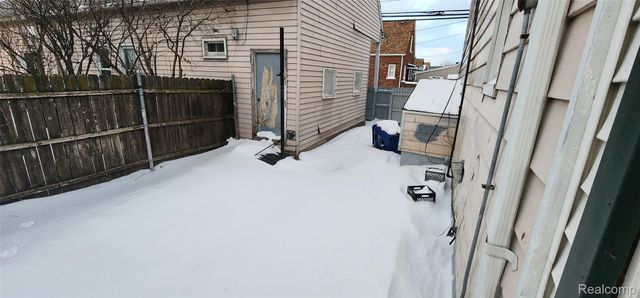 11705 Mackay Street, Hamtramck, MI 48212