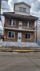 11705 Mackay Street, Hamtramck, MI 48212