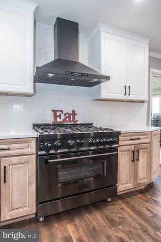 3278 OAK RD, Huntingdon Valley, PA 19006