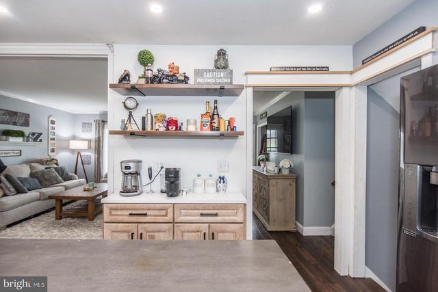 3278 OAK RD, Huntingdon Valley, PA 19006