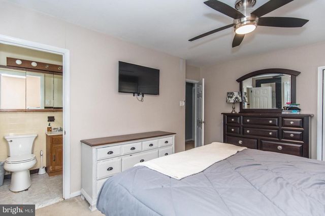 3278 OAK RD, Huntingdon Valley, PA 19006