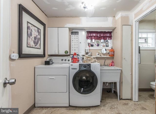 3278 OAK RD, Huntingdon Valley, PA 19006